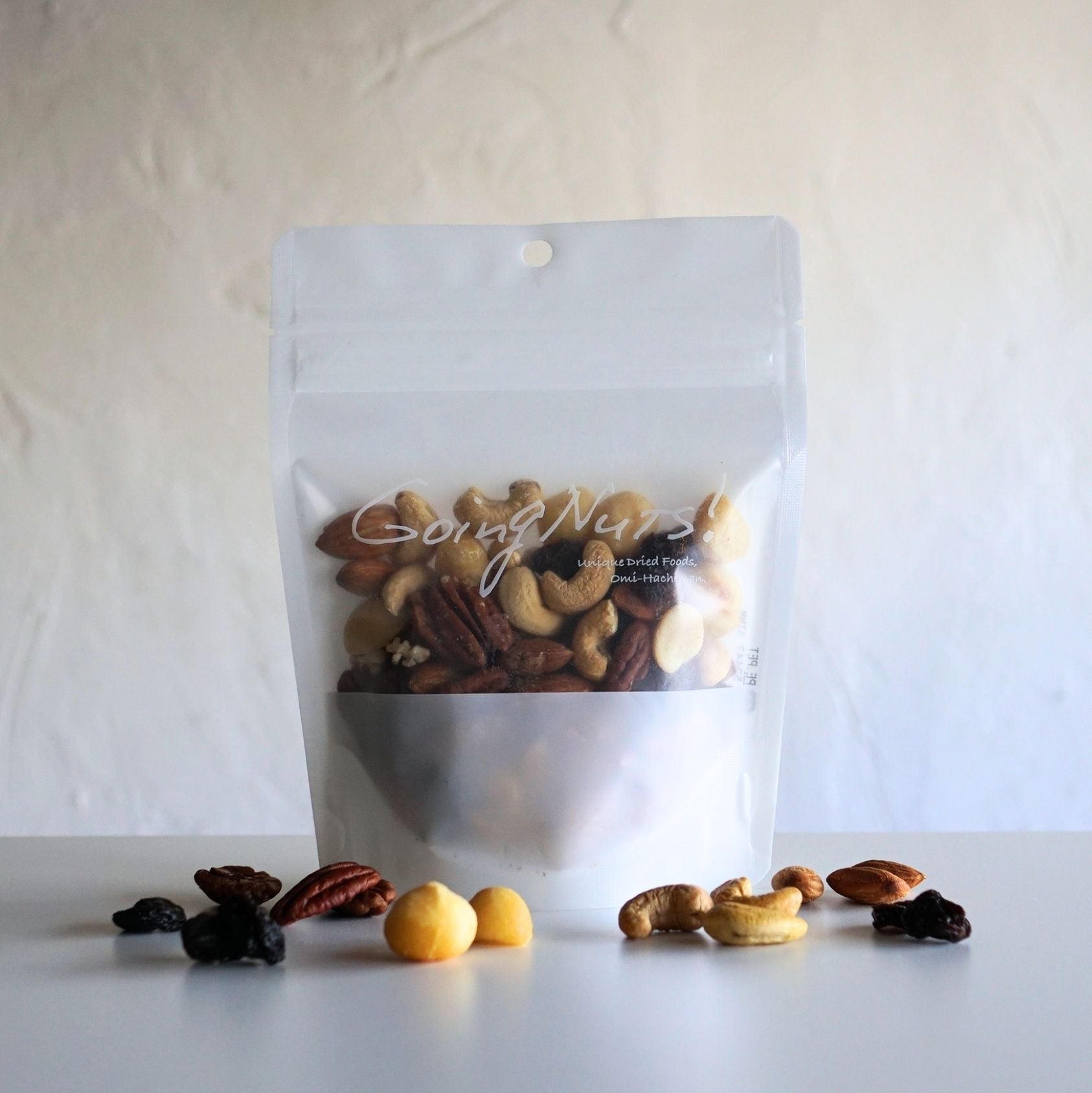 燻製ナッツと干し葡萄 (有機ぶどう使用)